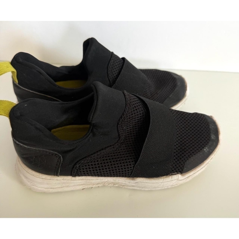 Kids Slip-On Sneakers Size 1 Black Yellow White Athletic Casual Mesh Upper Comfo